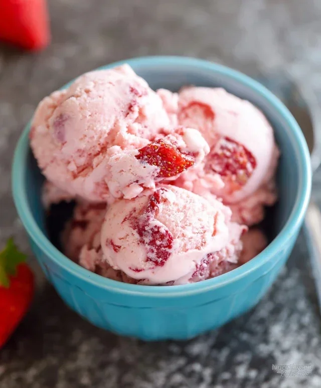 Homemade Strawberry Ice Cream