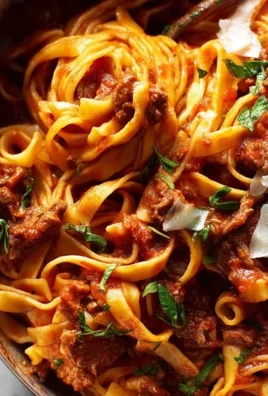 Beef Pasta in Tomato Sauce {Beef Ragu Pasta}